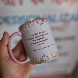 CANECA COM ALÇA COLORIDA PERSONALIZADA